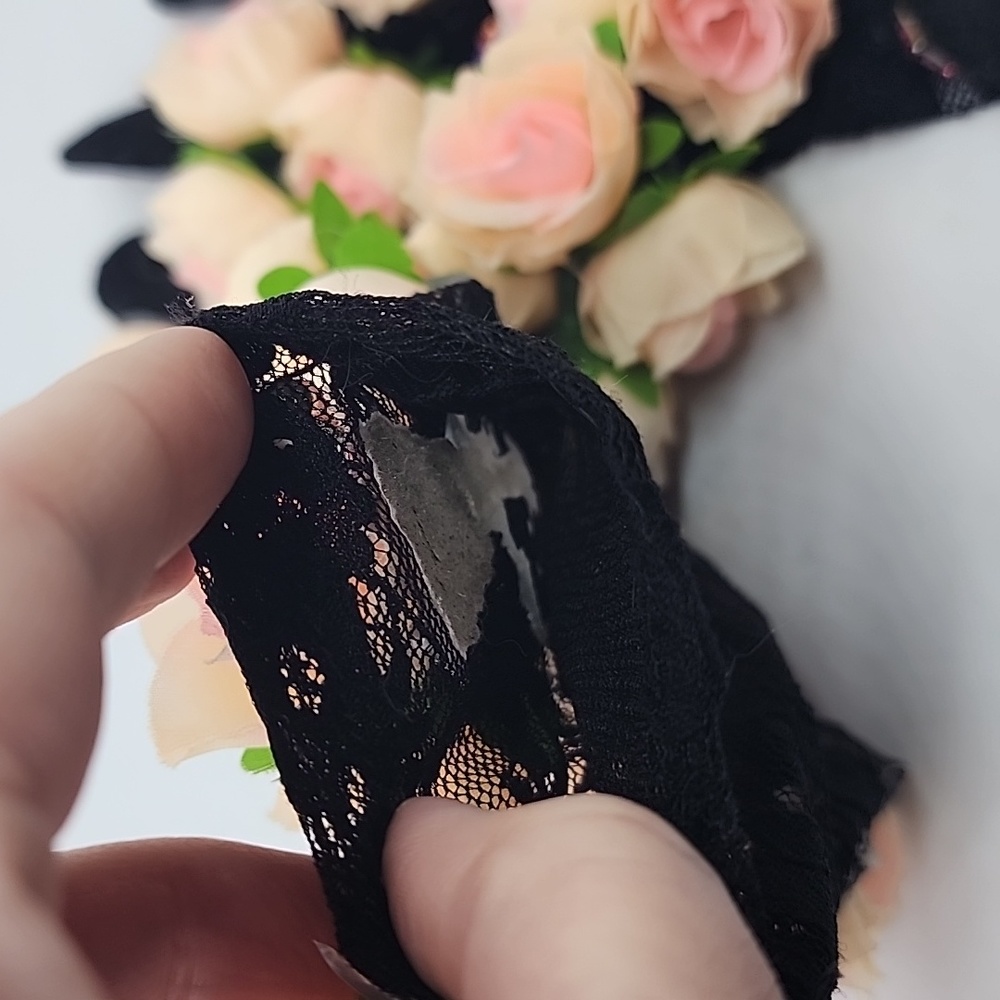 BLACK LACE ROSIE GLOVES - Picture 5 of 6